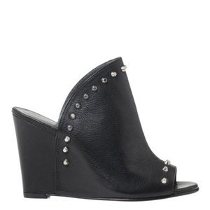 STUART WEITZMAN Upfrontal leather open toe mules